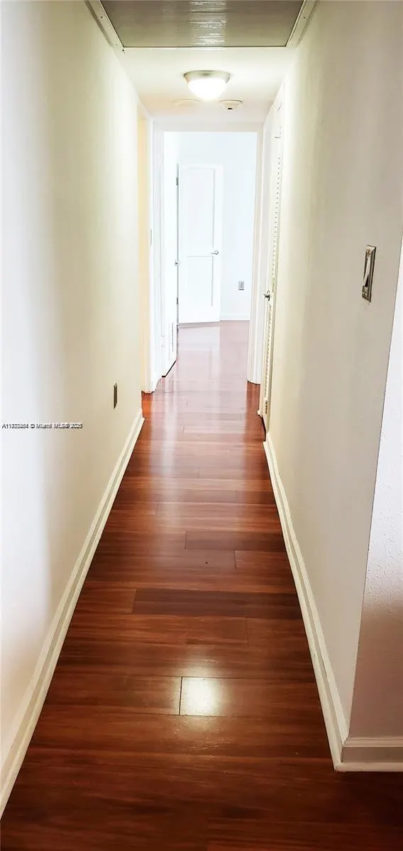 10275 Collins Ave, #323