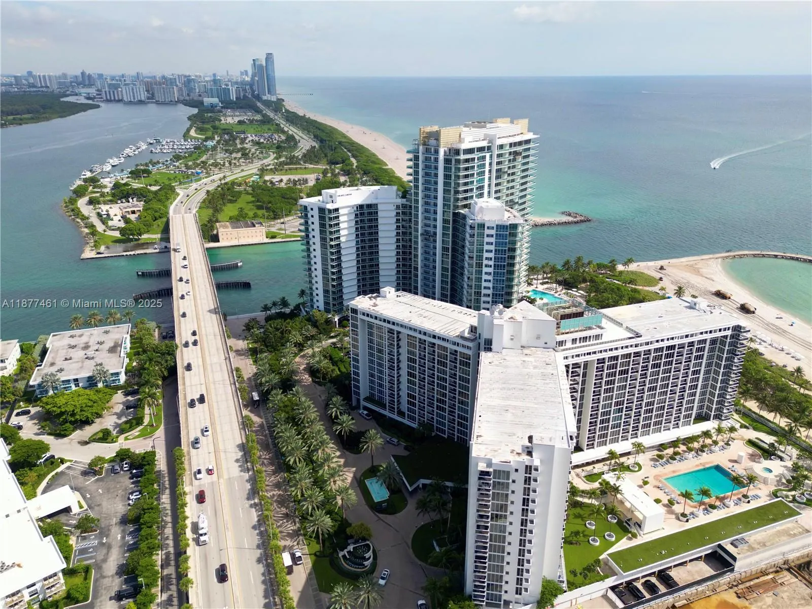 10275 Collins Ave, #323