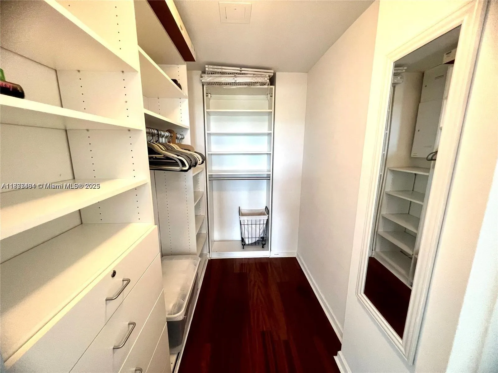 10275 Collins Ave, #323
