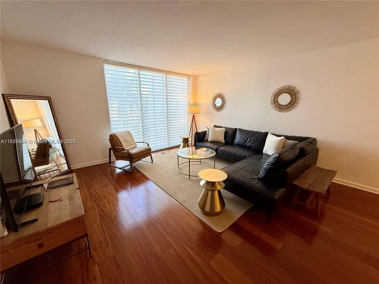 10275 Collins Ave, #323