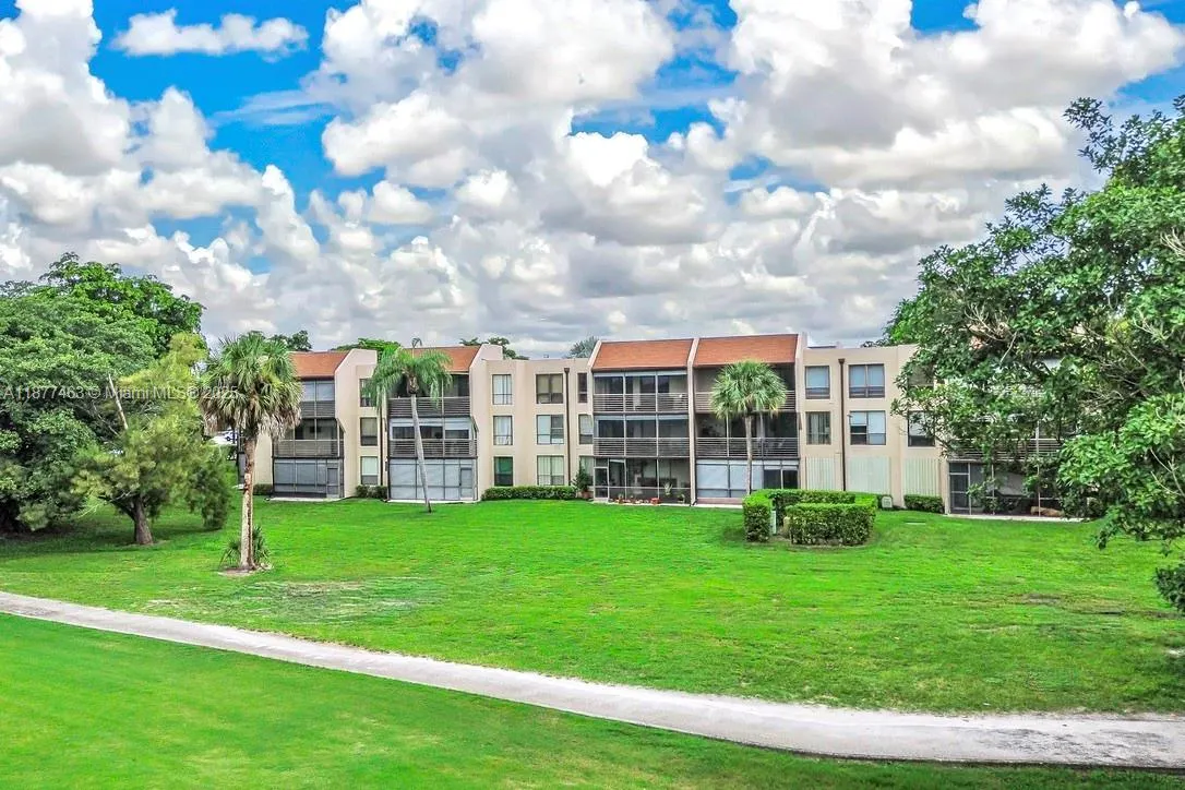 7950 W Mcnab Rd, #208