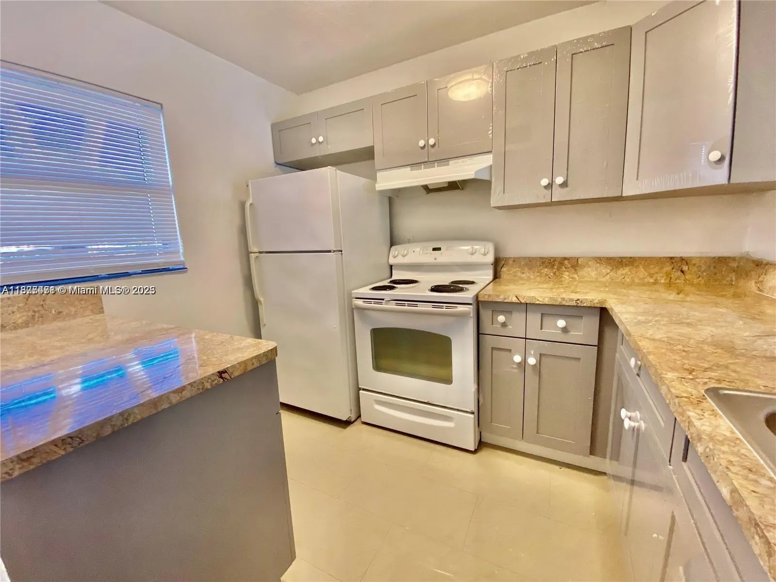 3199 N FOXCROFT RD, #113