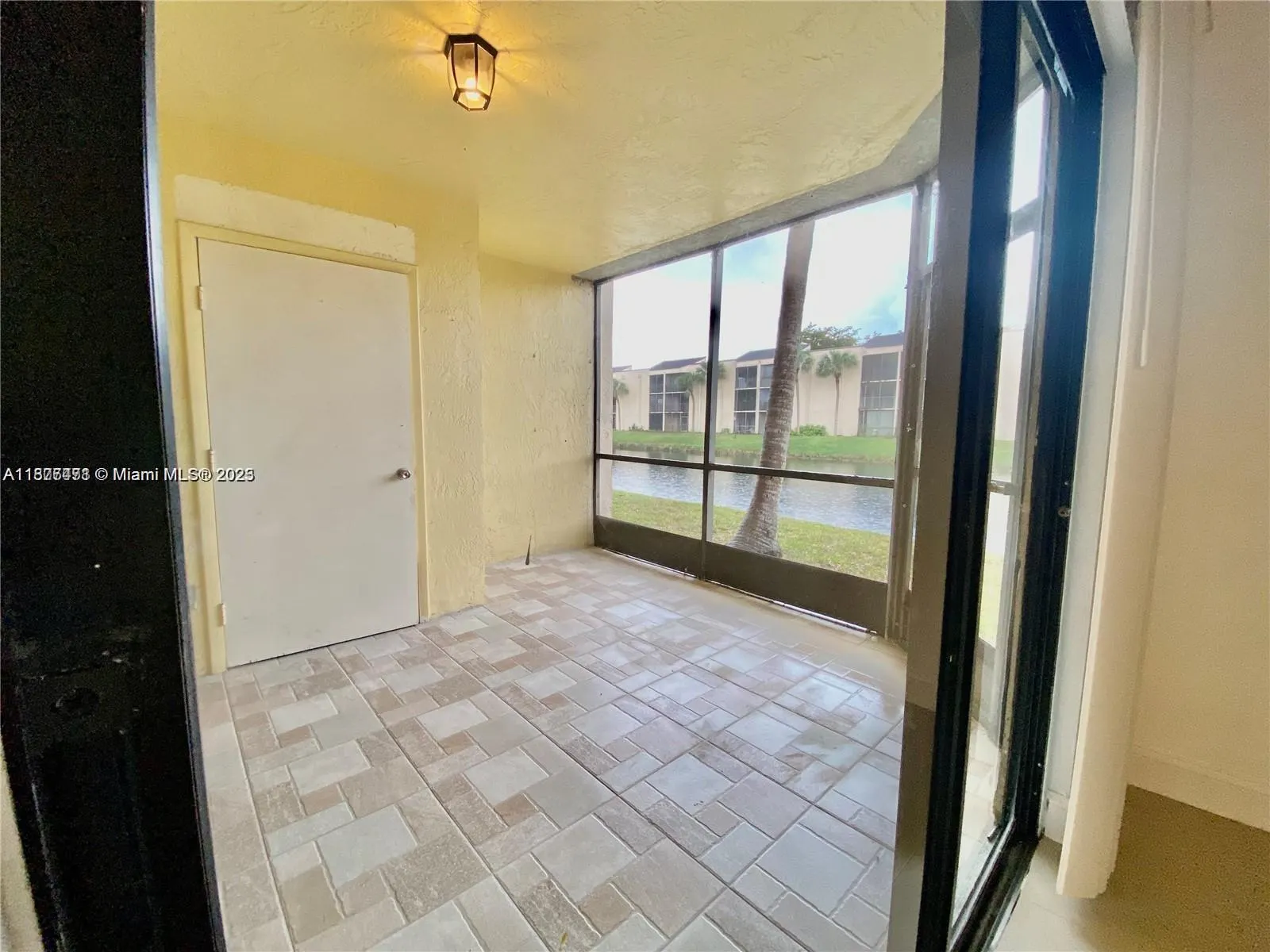 3199 N FOXCROFT RD, #113