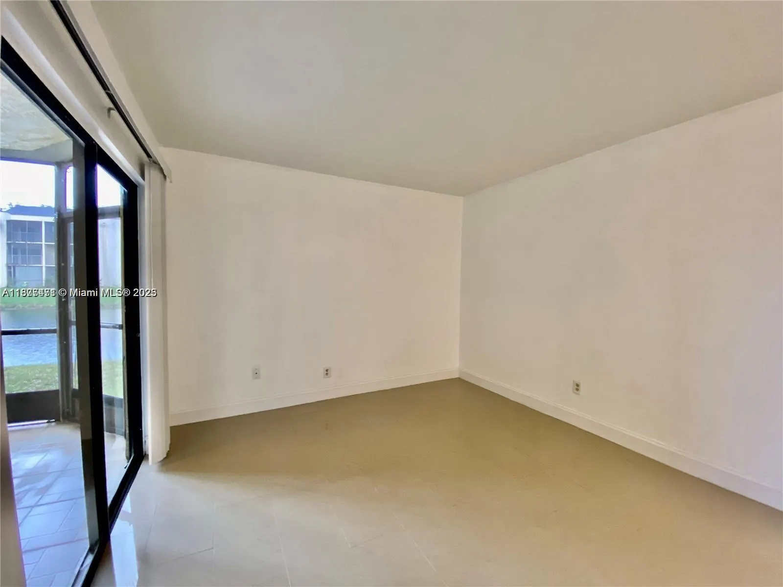 3199 N FOXCROFT RD, #113