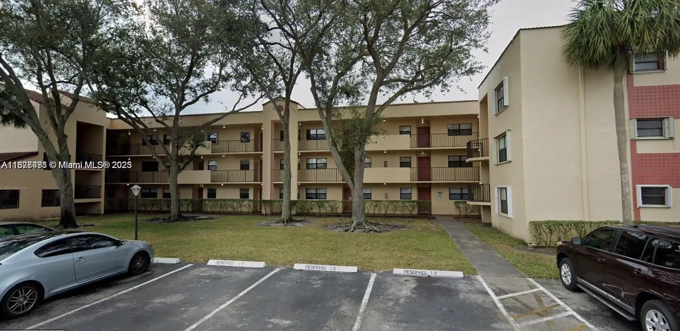 3199 N FOXCROFT RD, #113