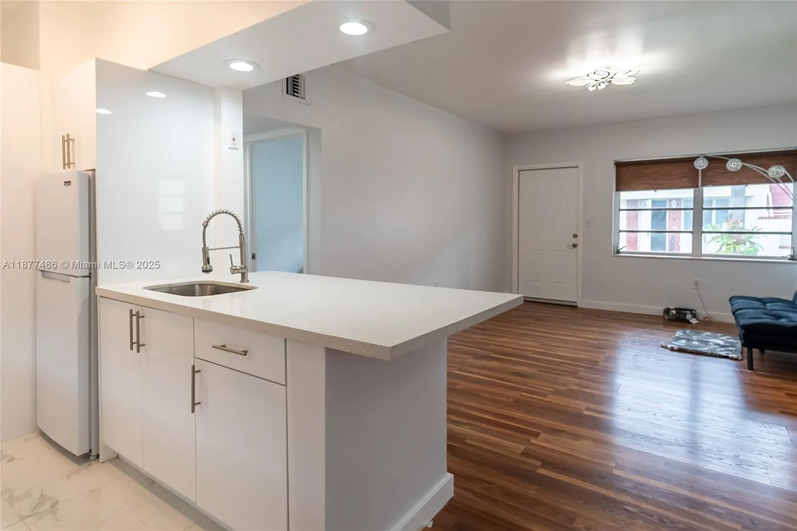 1205 Marseille Dr, #27