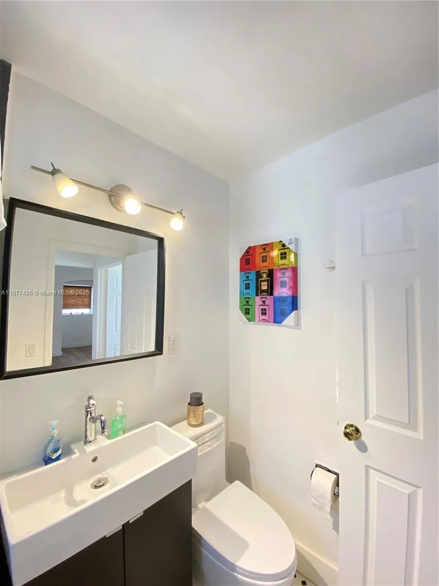 1205 Marseille Dr, #27