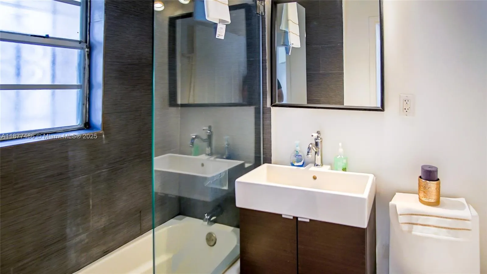 1205 Marseille Dr, #27