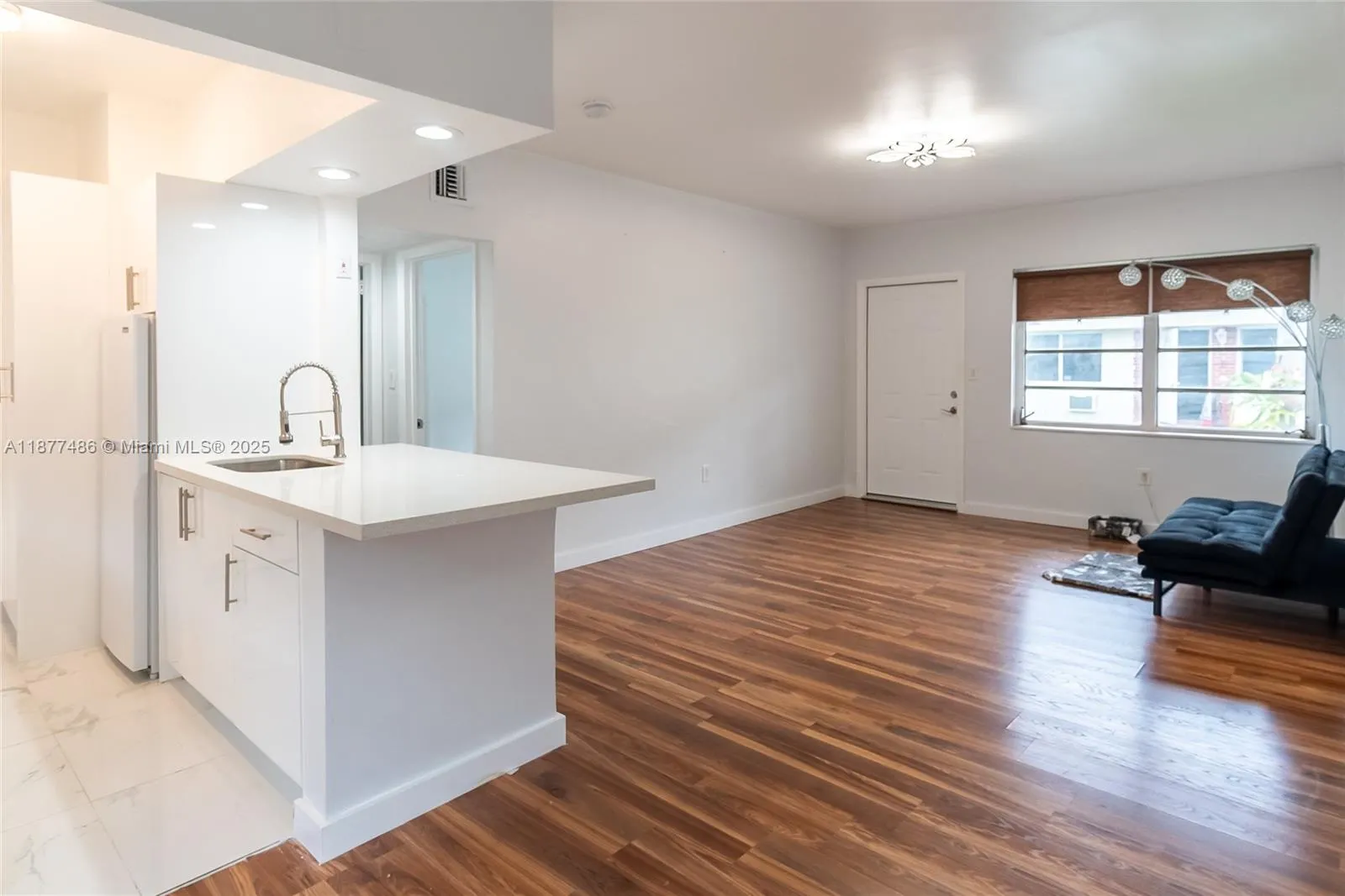1205 Marseille Dr, #27