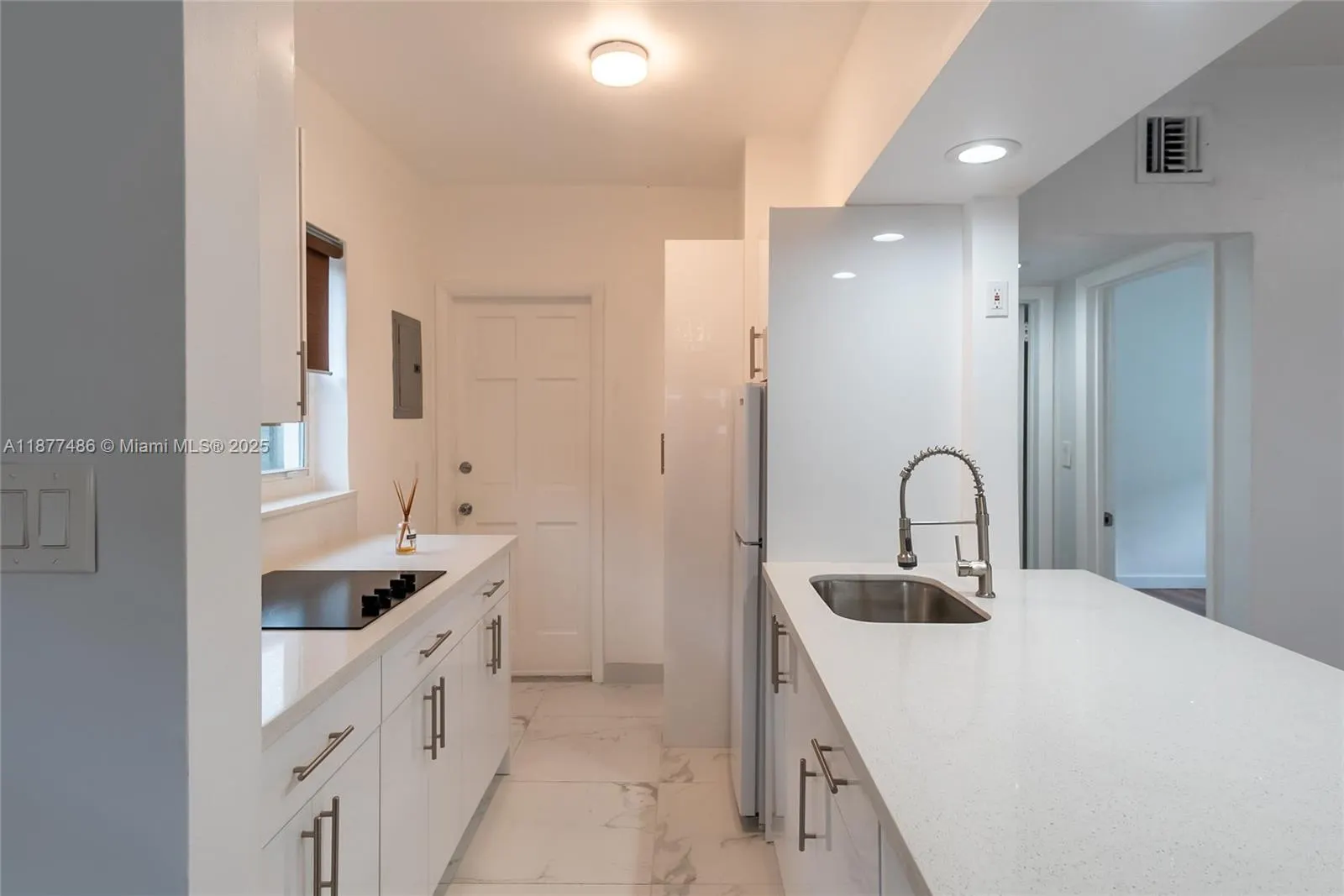 1205 Marseille Dr, #27