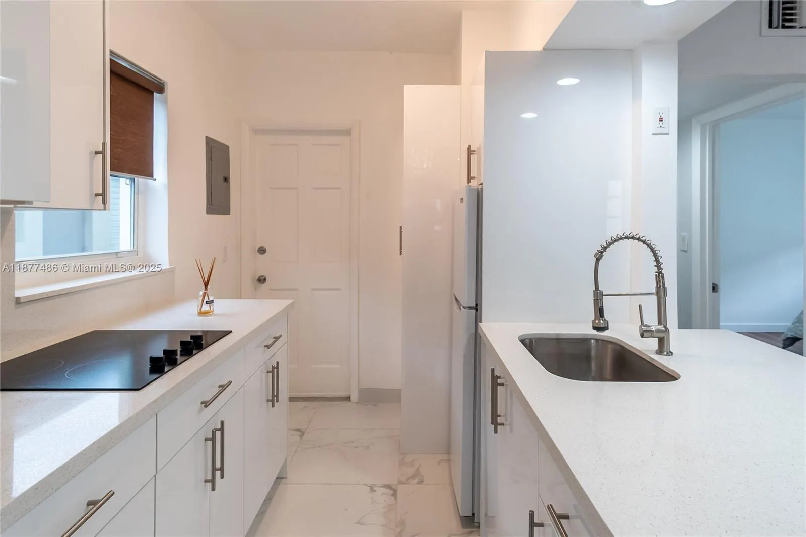 1205 Marseille Dr, #27