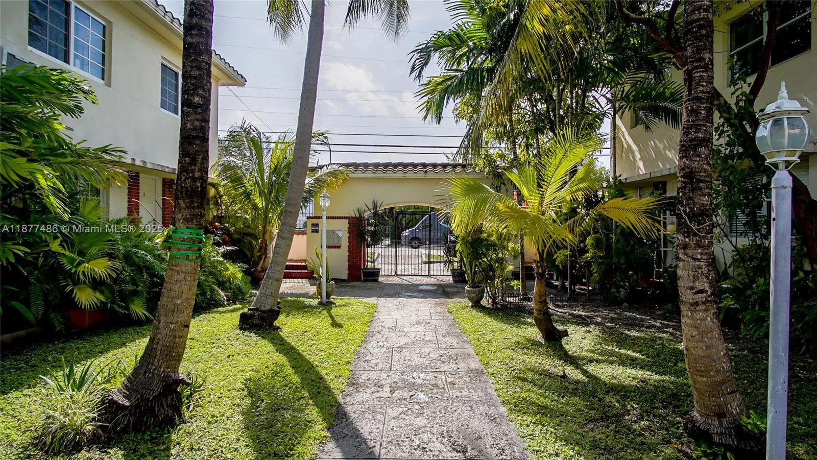 1205 Marseille Dr, #27