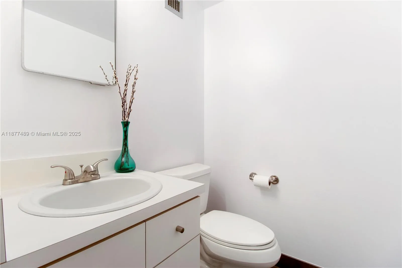 5 Island Ave, #11F
