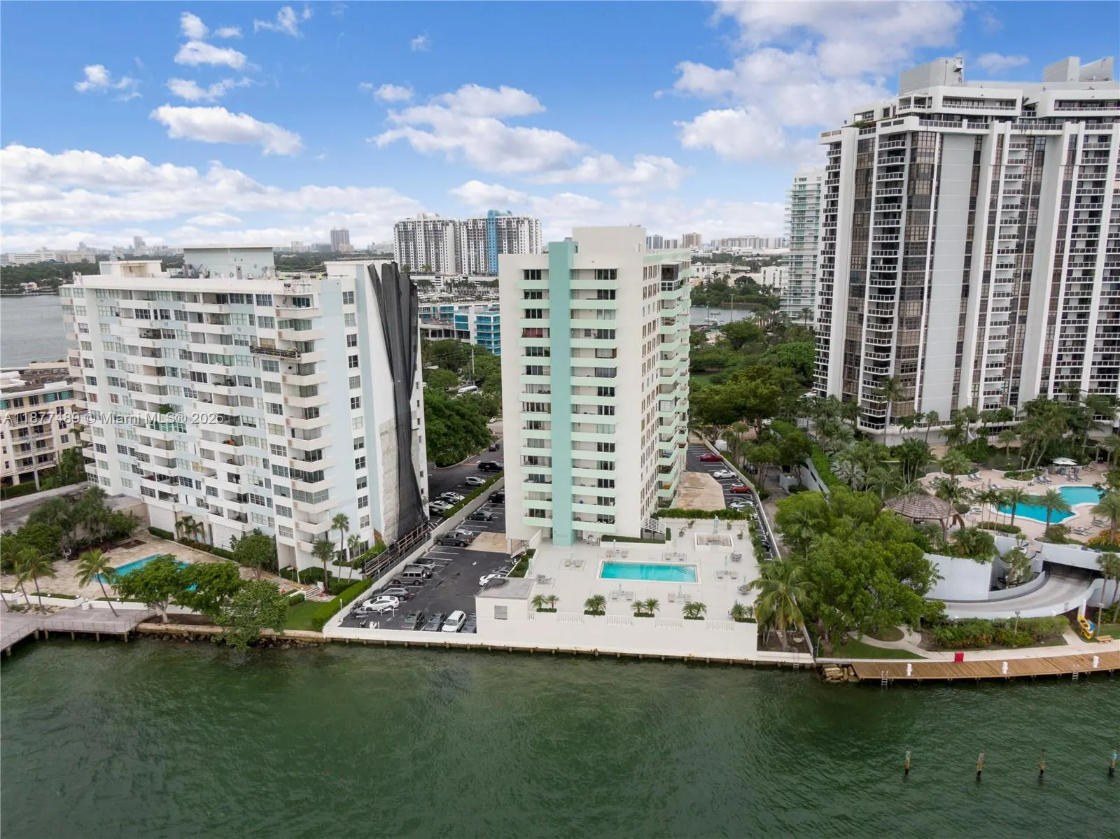 5 Island Ave, #11F