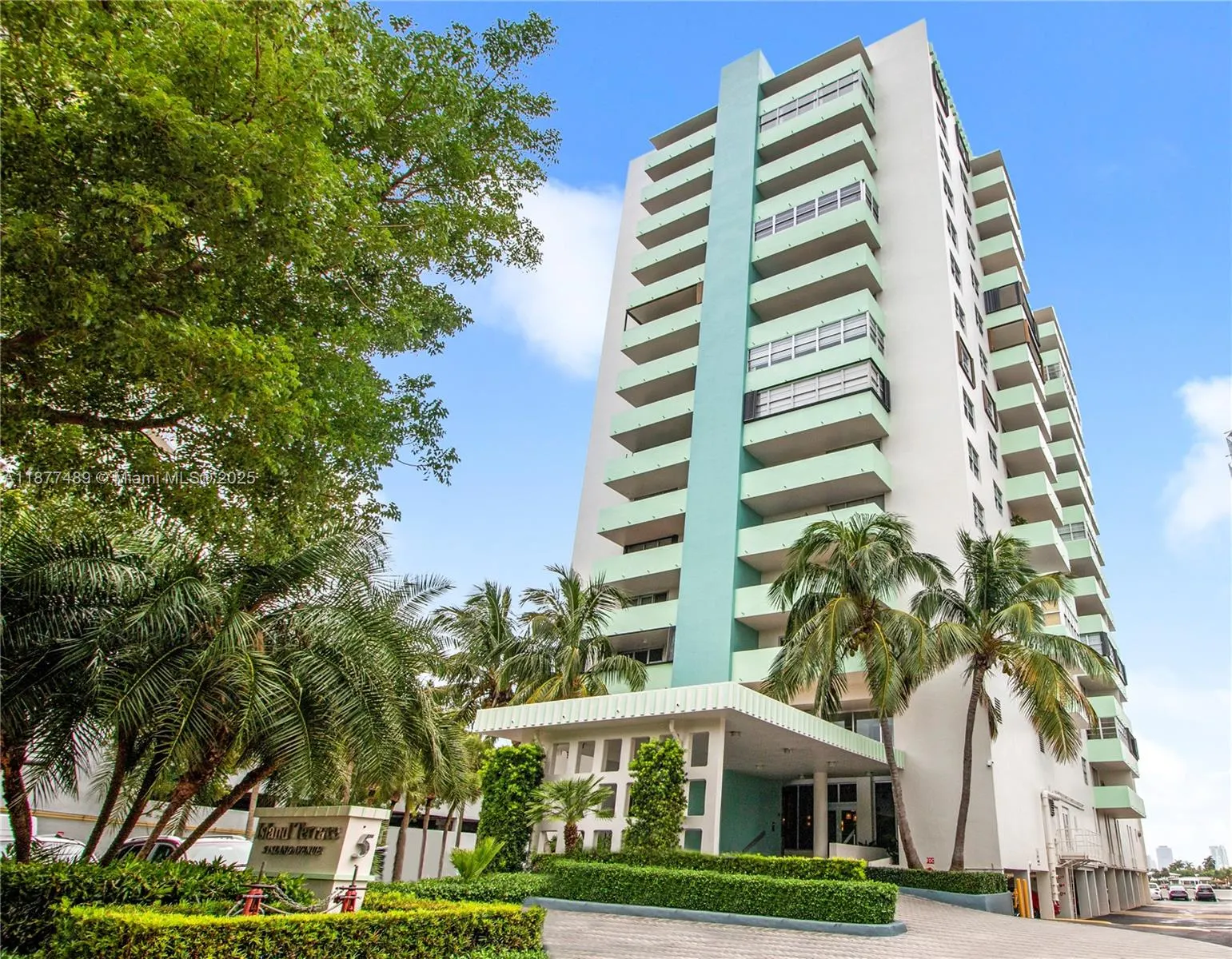 5 Island Ave, #11F