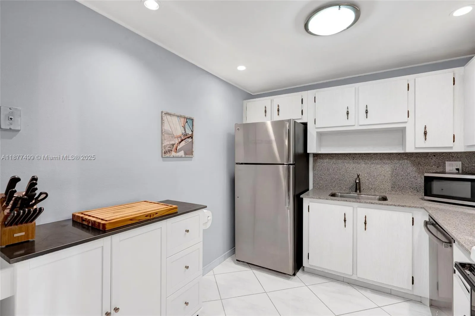 500 Three Islands Blvd, #320