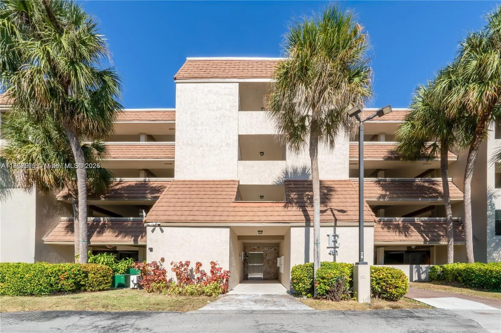 491 Ives Dairy Rd, #202-5