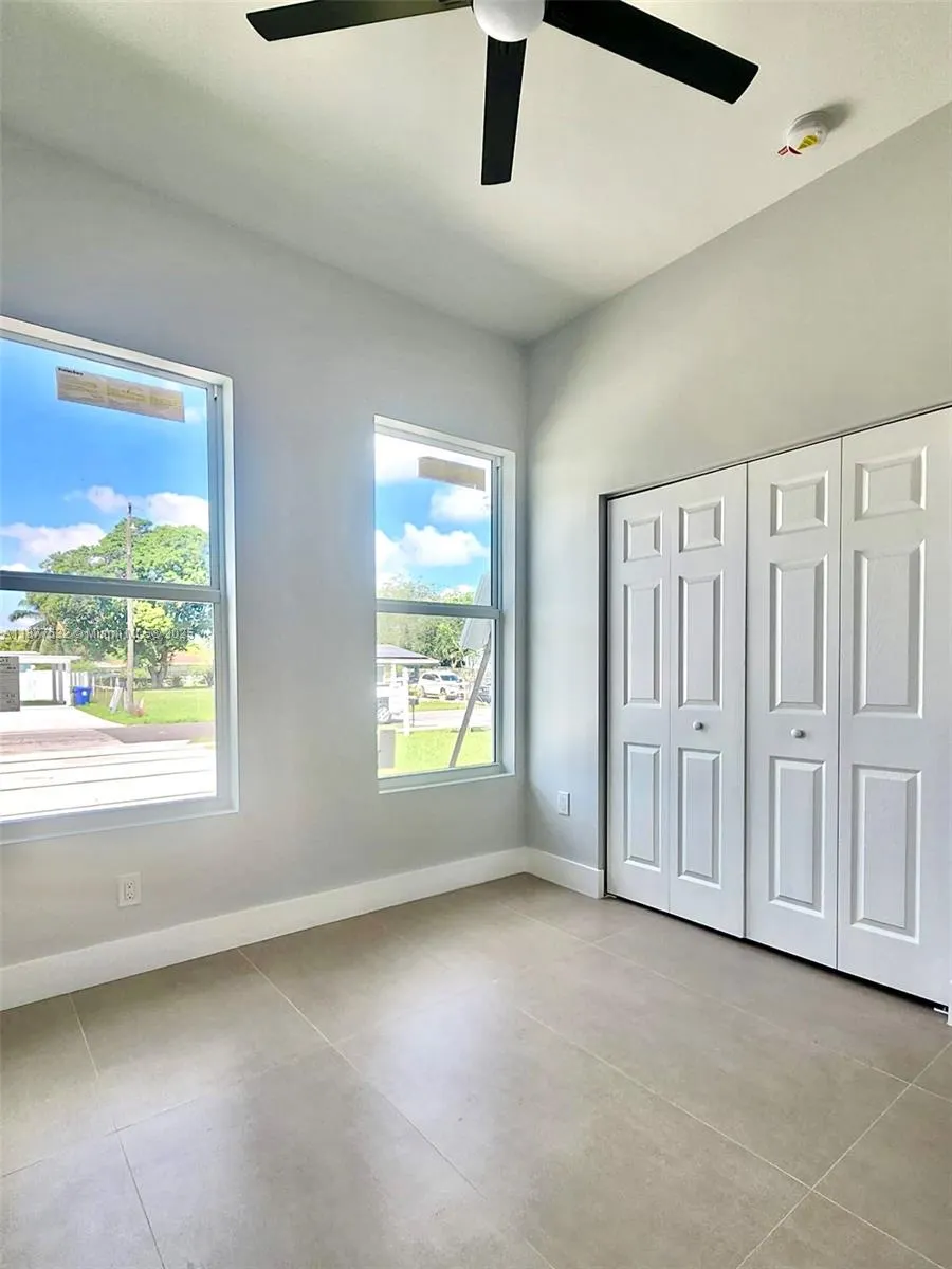 1212 NW 4th Ave