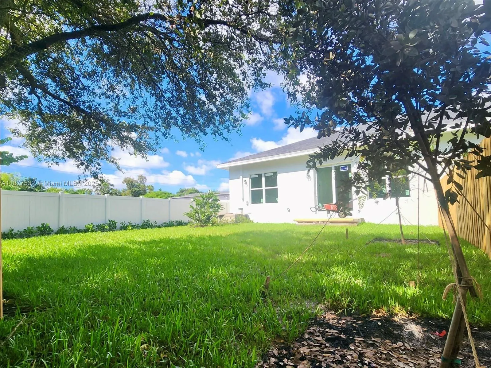 1212 NW 4th Ave