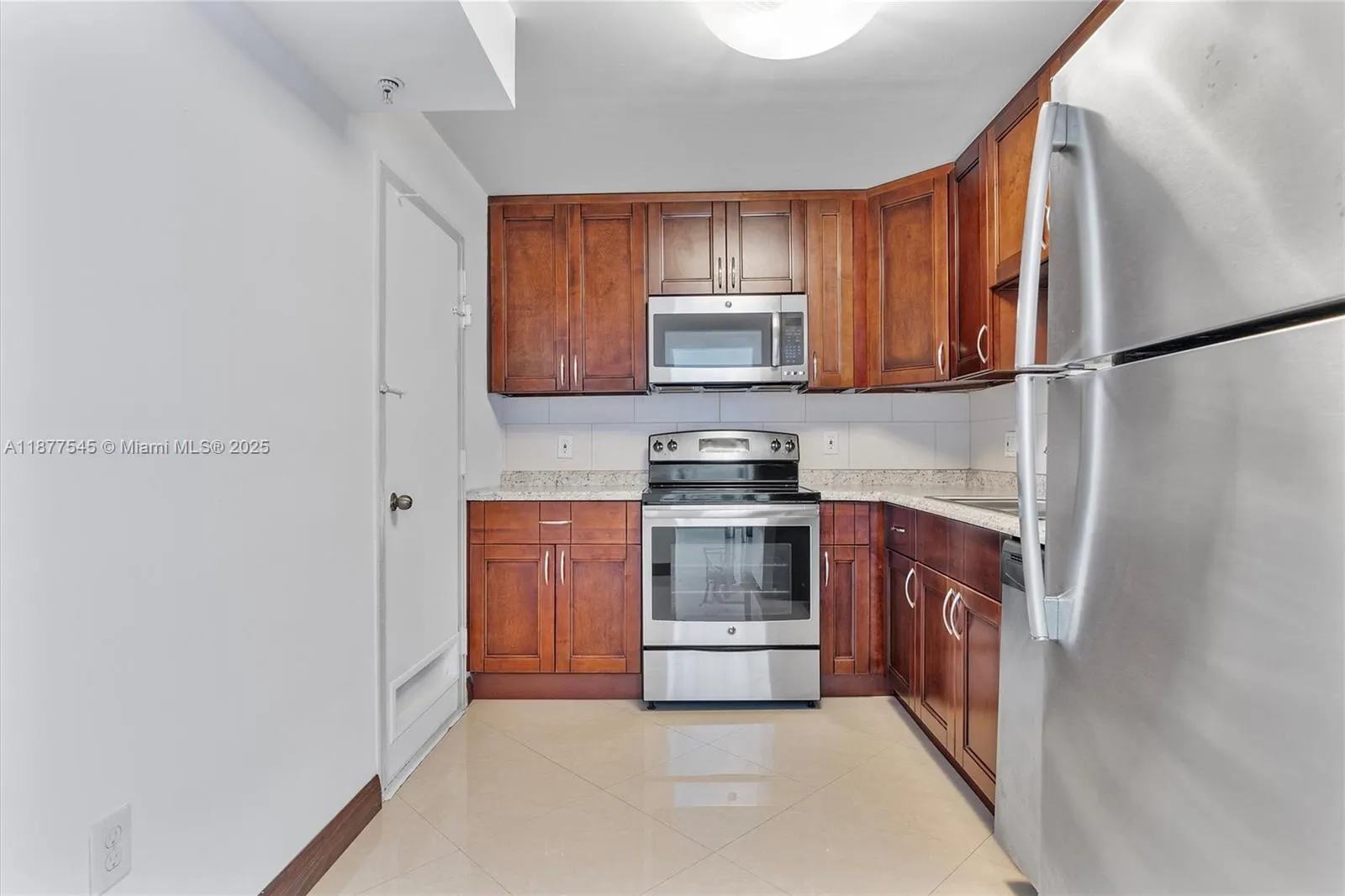 400 Kings Point Dr, #1425
