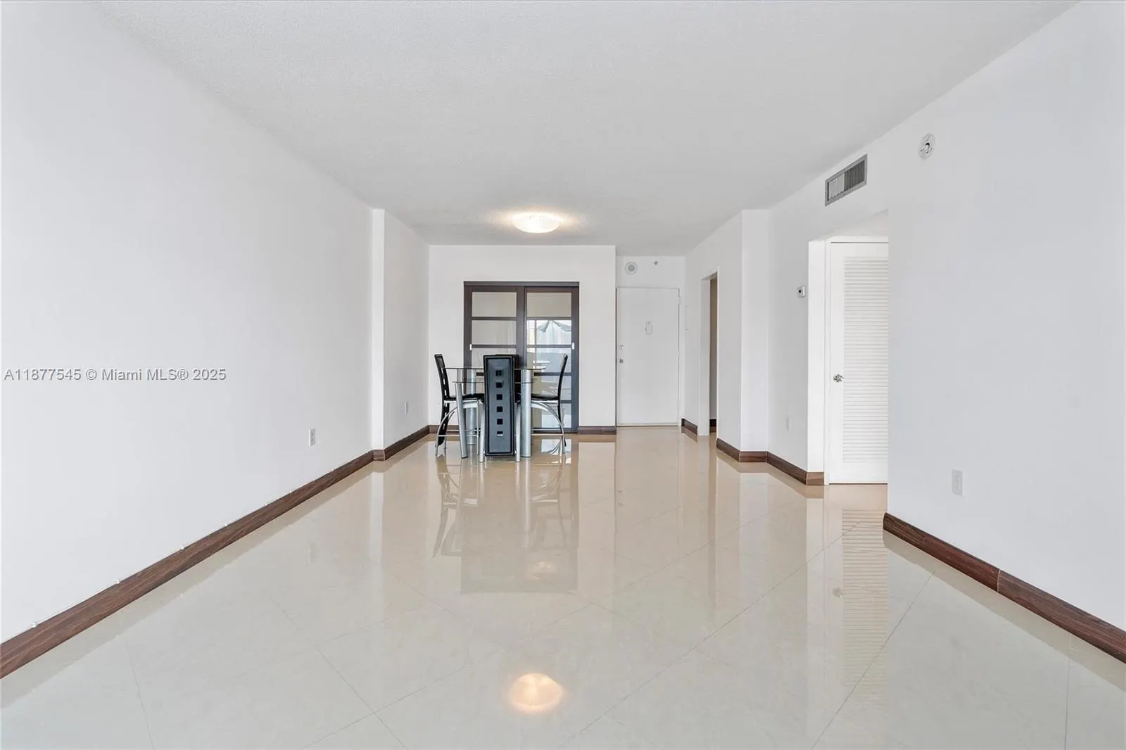 400 Kings Point Dr, #1425