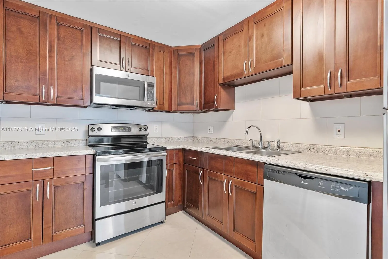 400 Kings Point Dr, #1425