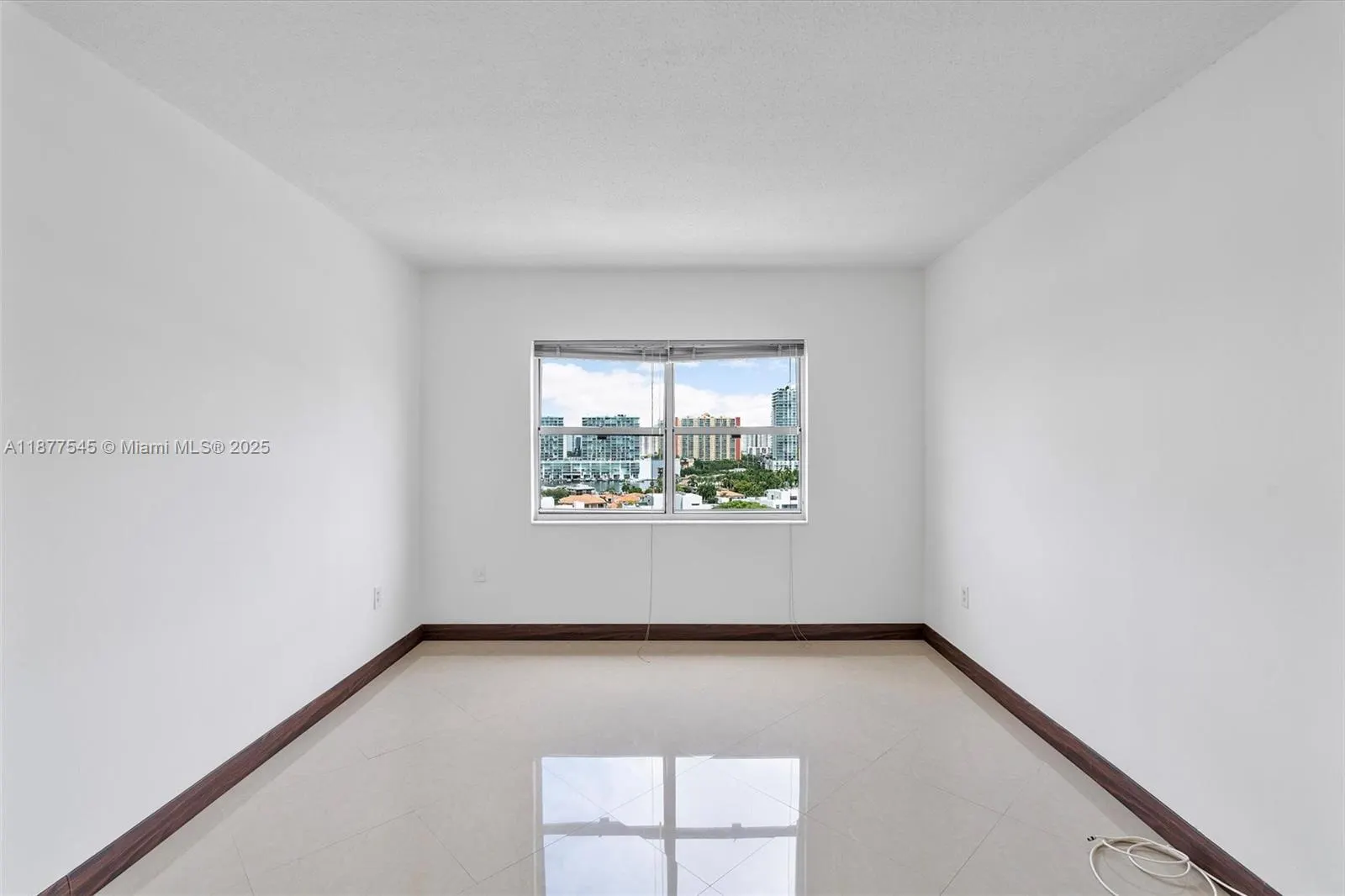 400 Kings Point Dr, #1425