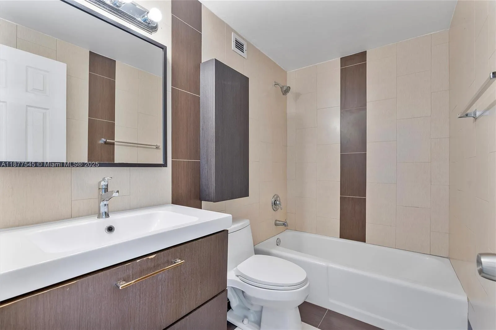 400 Kings Point Dr, #1425