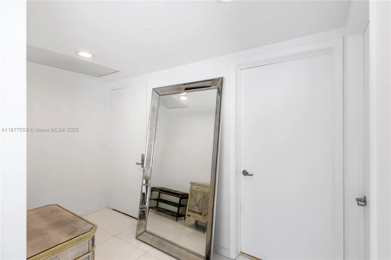 475 Brickell Ave, #4015