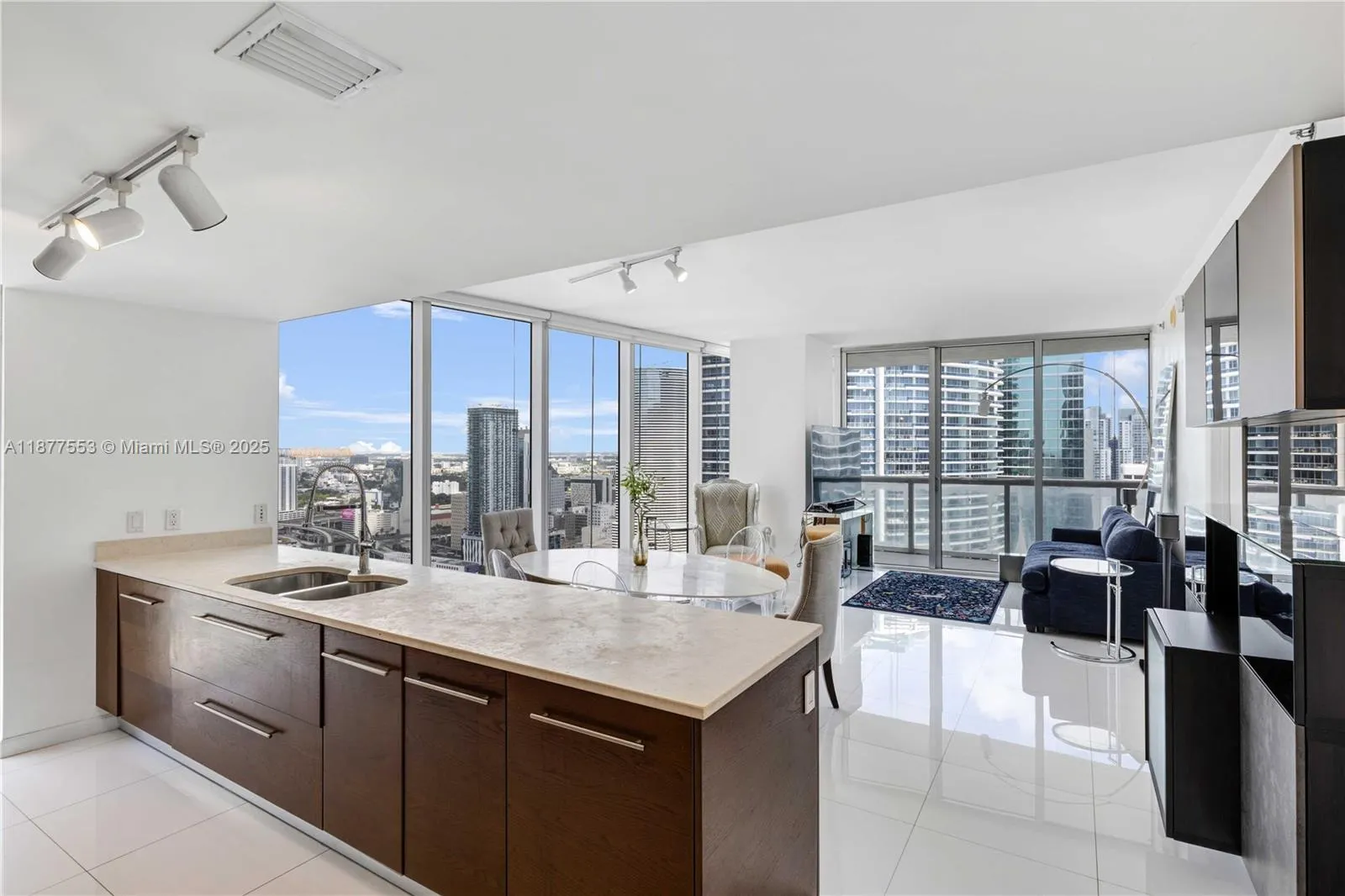 475 Brickell Ave, #4015