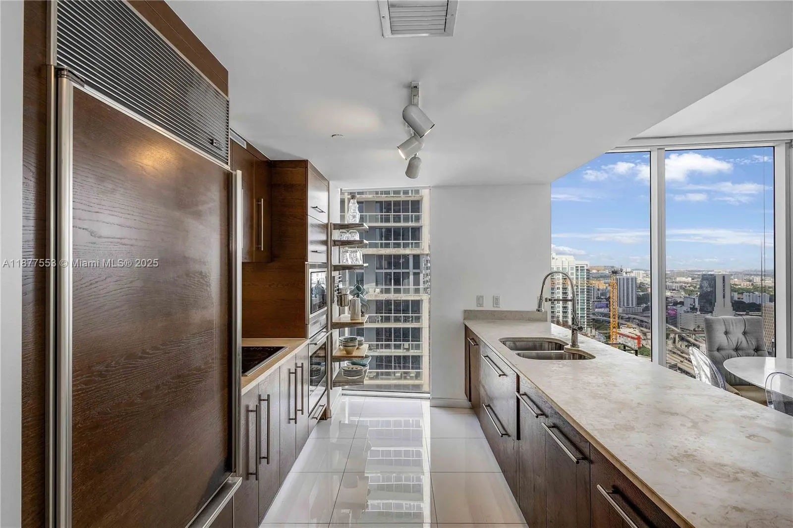 475 Brickell Ave, #4015