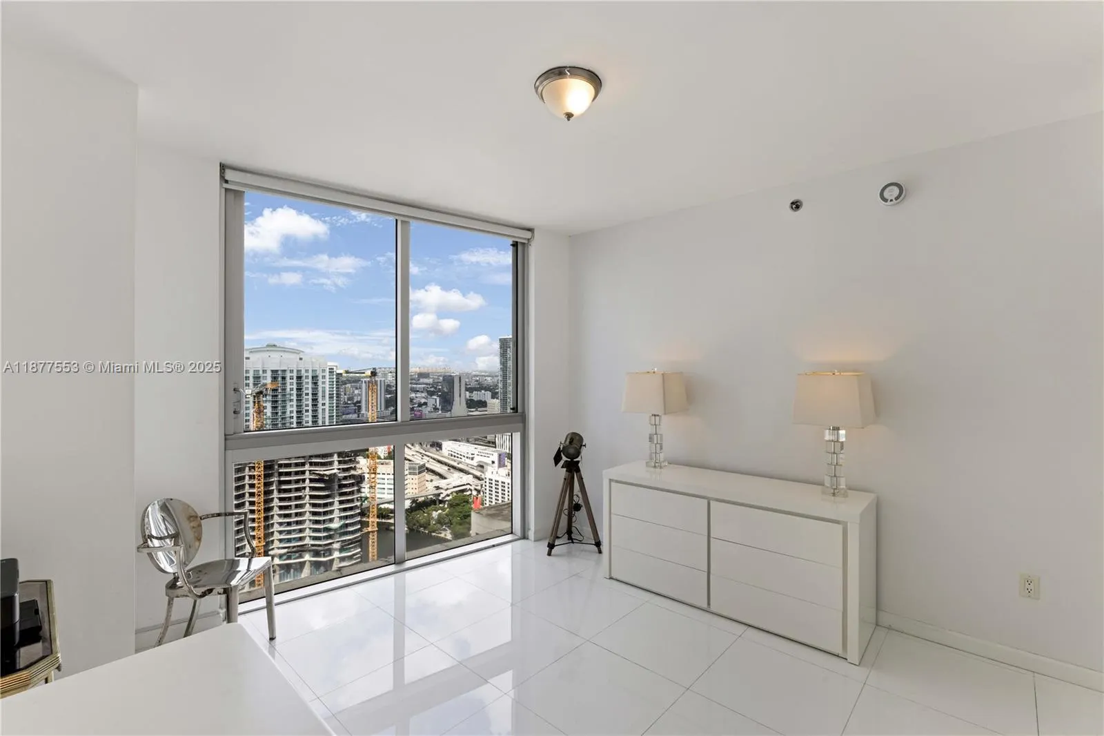 475 Brickell Ave, #4015