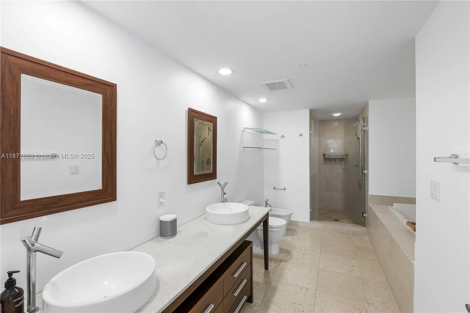 475 Brickell Ave, #4015
