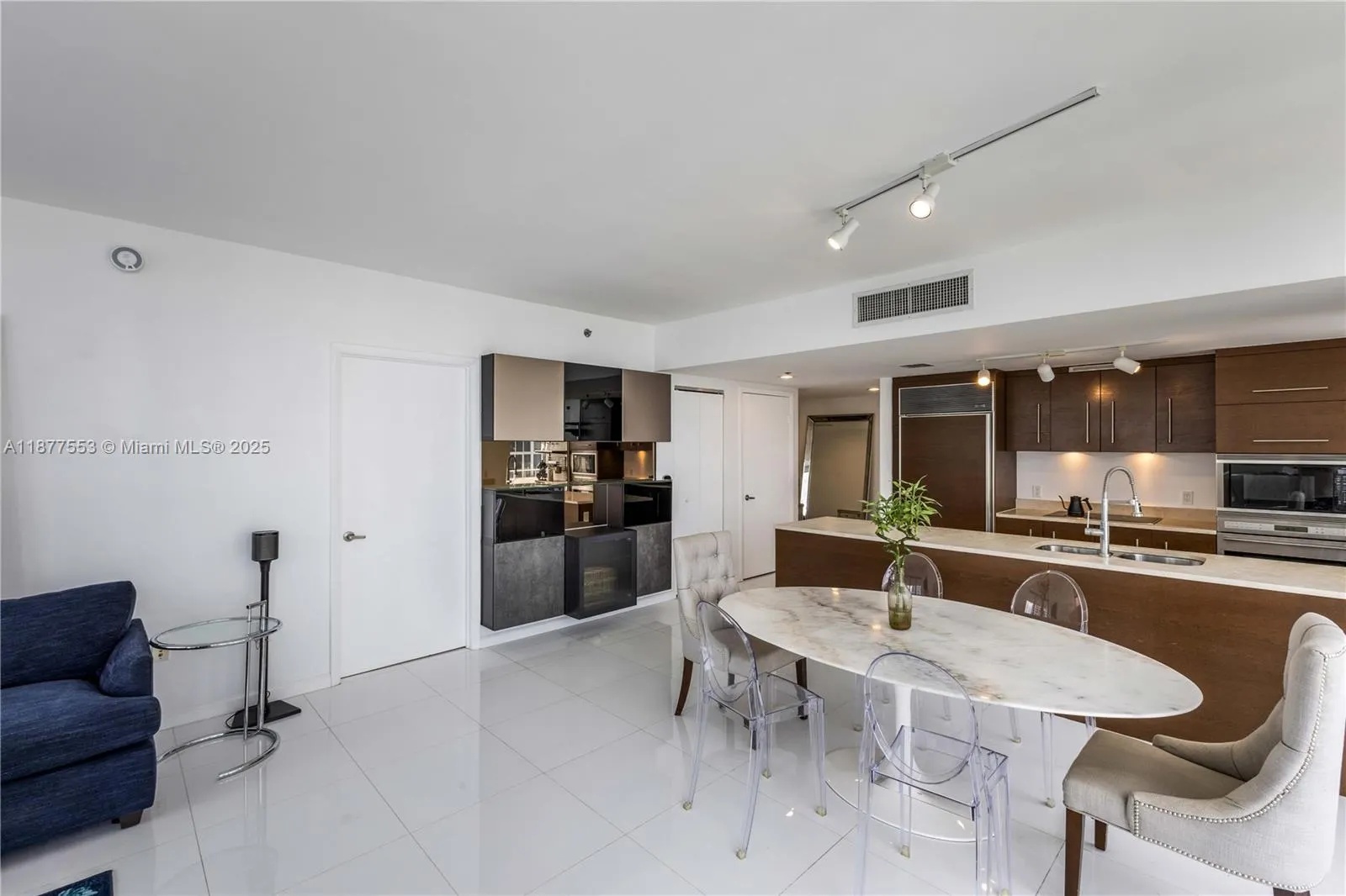 475 Brickell Ave, #4015