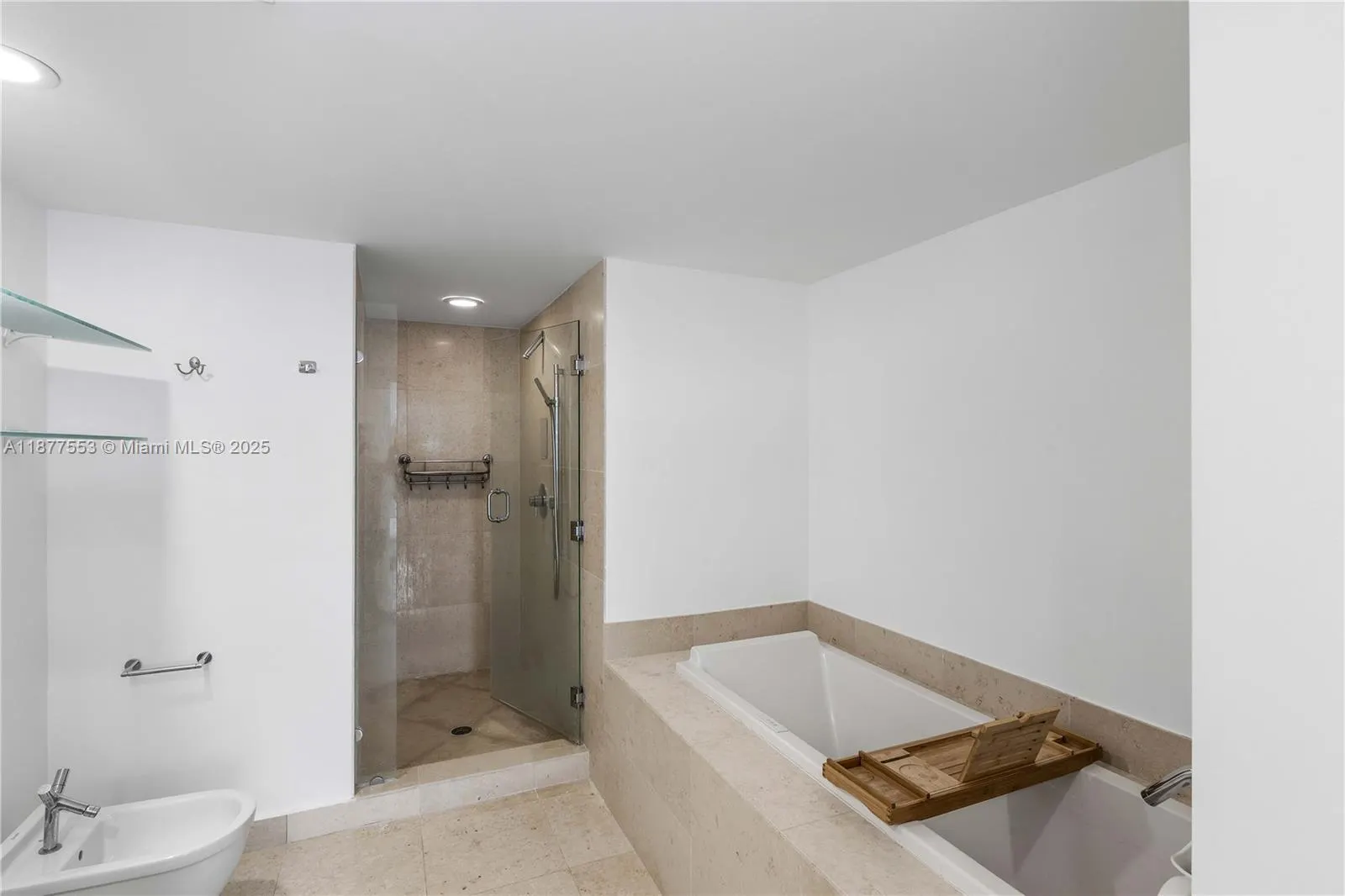 475 Brickell Ave, #4015
