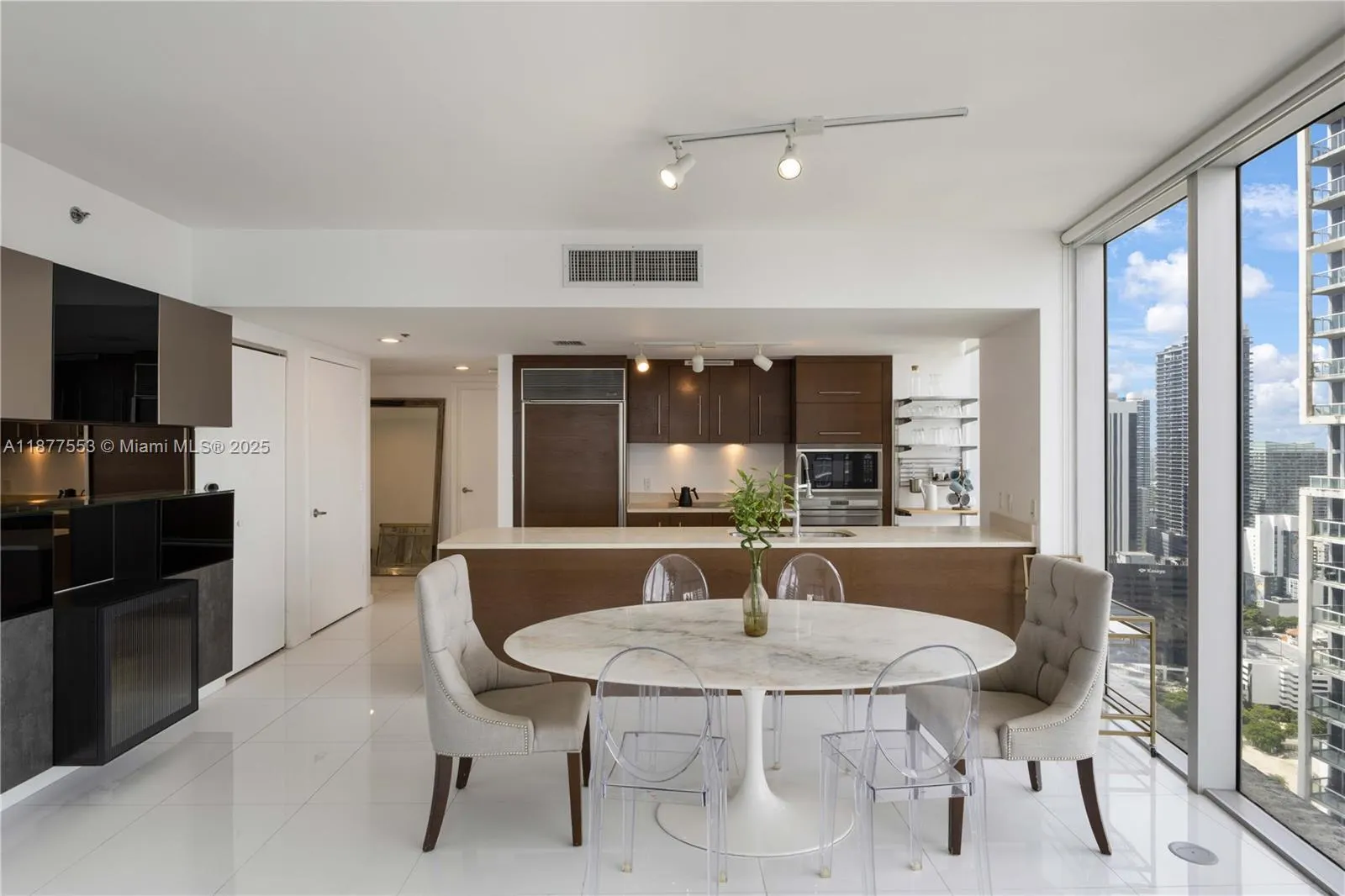 475 Brickell Ave, #4015