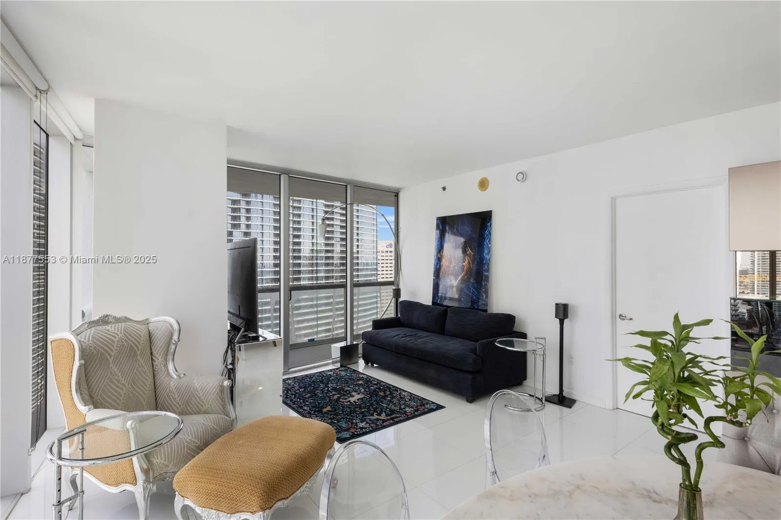 475 Brickell Ave, #4015