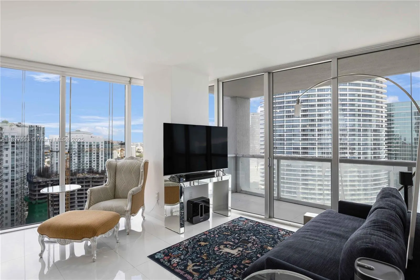 475 Brickell Ave, #4015
