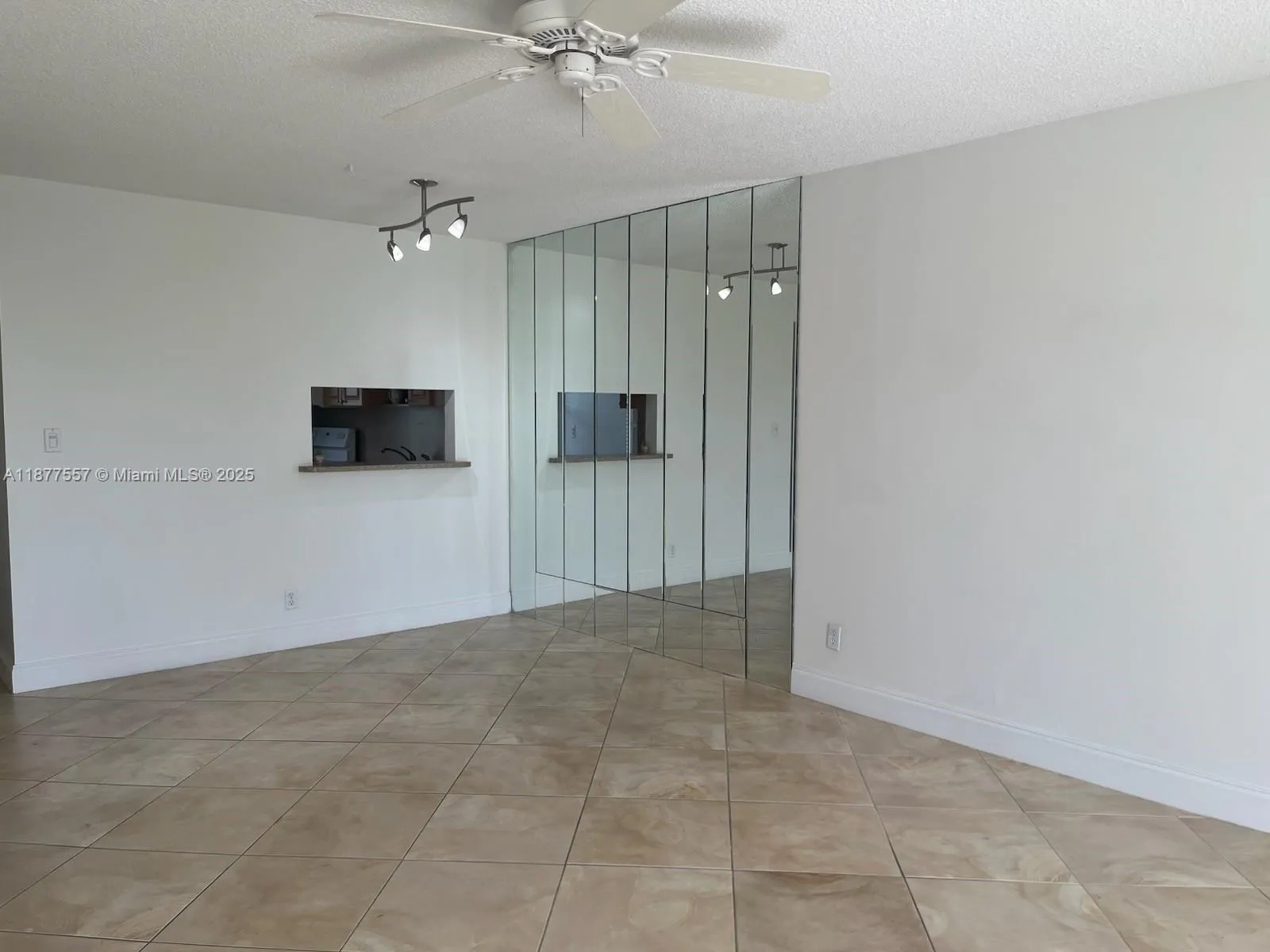 950 Hillcrest Dr, #302
