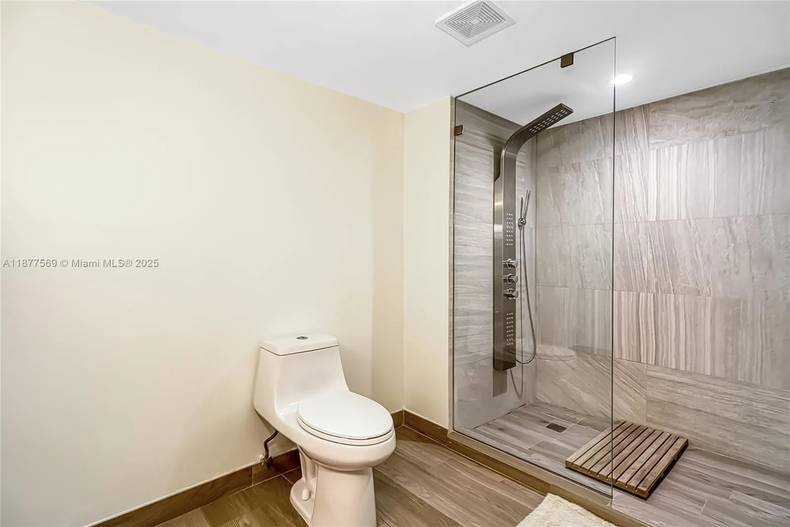 290 174th St, #1709