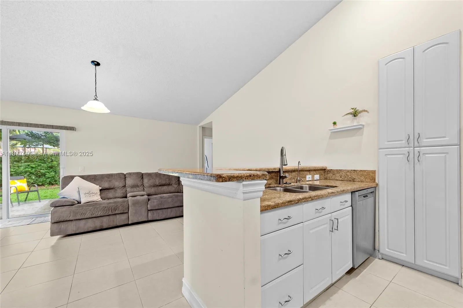 882 San Remo Dr