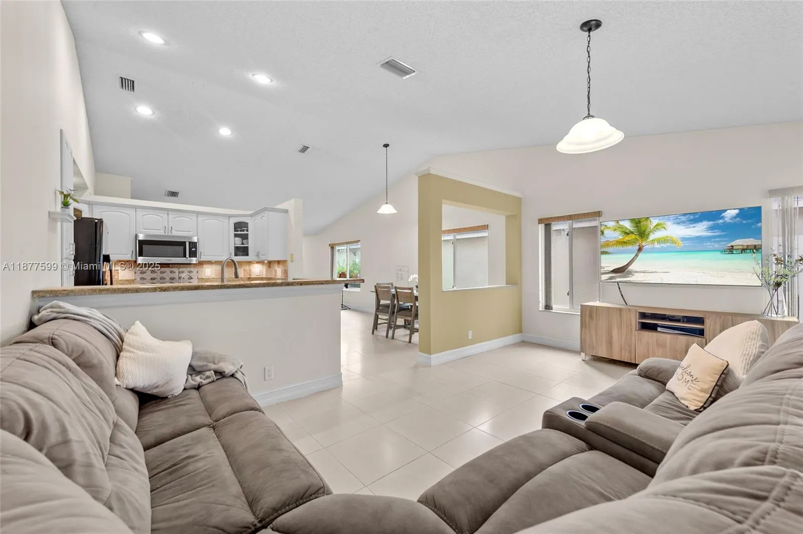 882 San Remo Dr