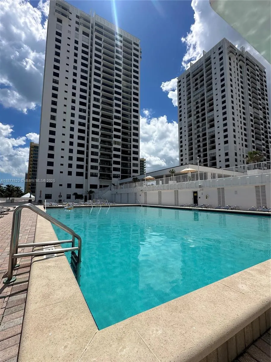 2401 S Ocean Dr, #2504