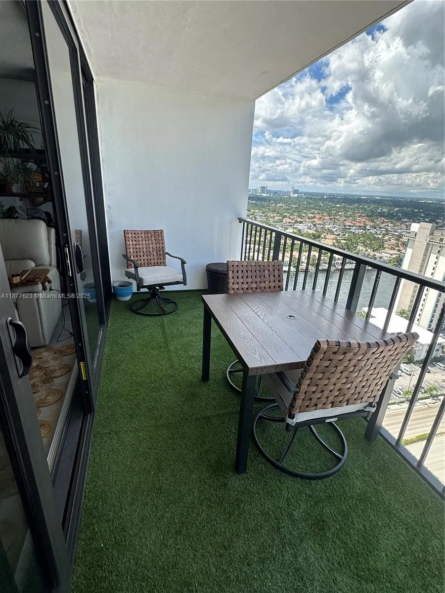 2401 S Ocean Dr, #2504