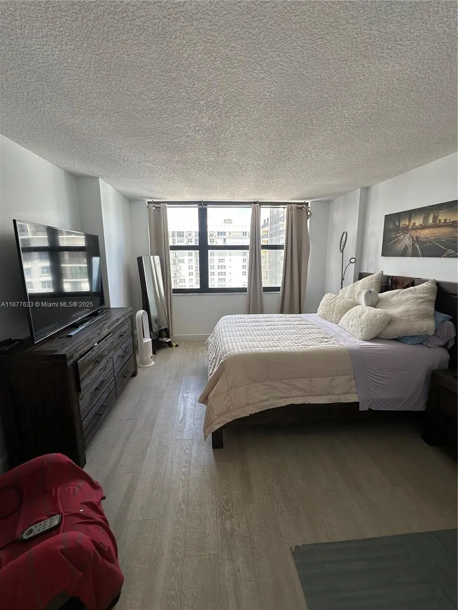 2401 S Ocean Dr, #2504