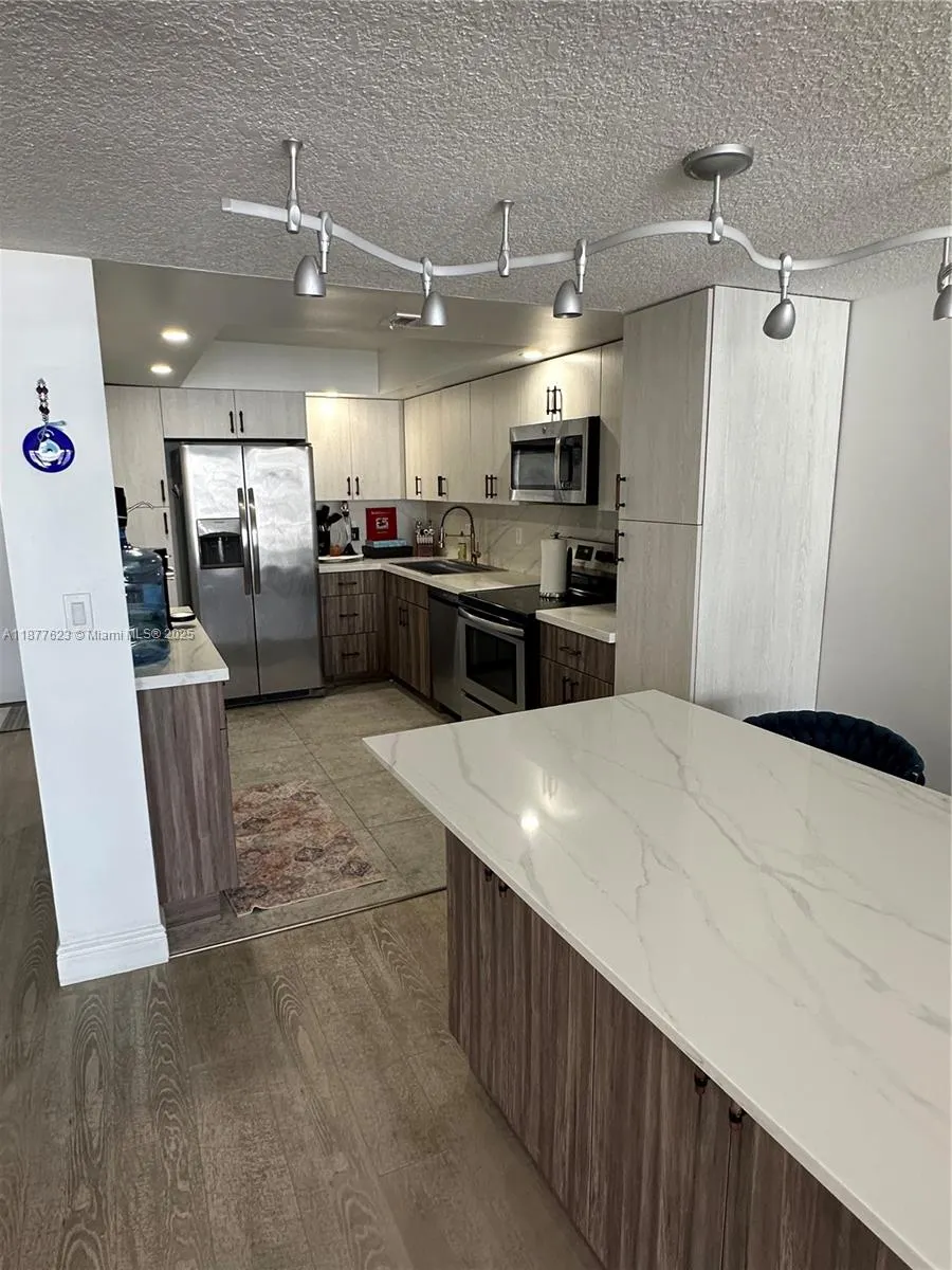 2401 S Ocean Dr, #2504