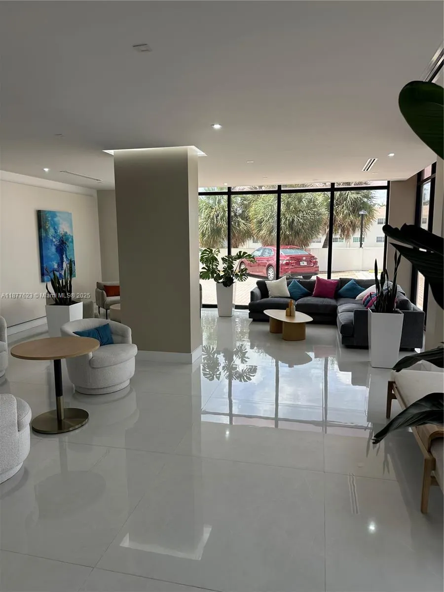 2401 S Ocean Dr, #2504