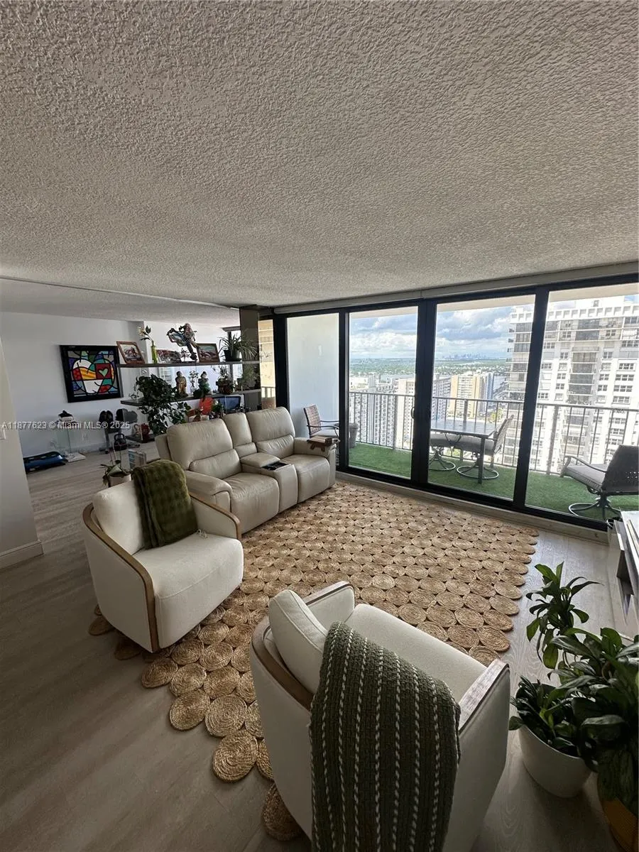 2401 S Ocean Dr, #2504