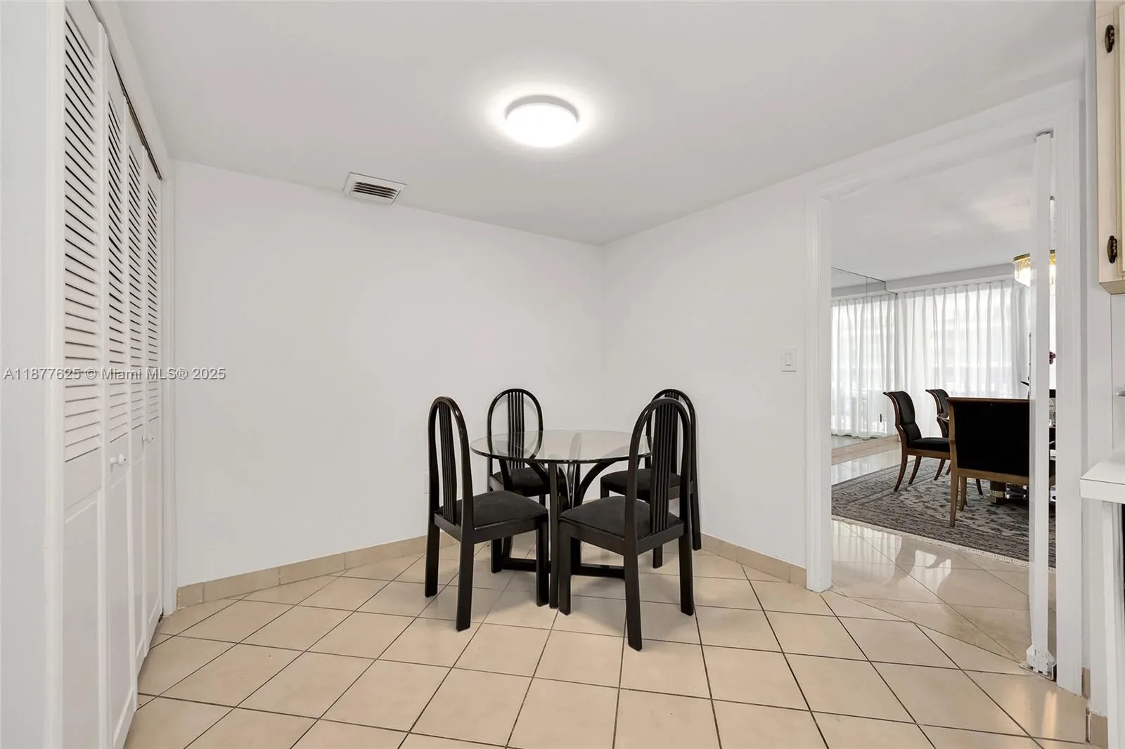 10205 Collins Ave, #807