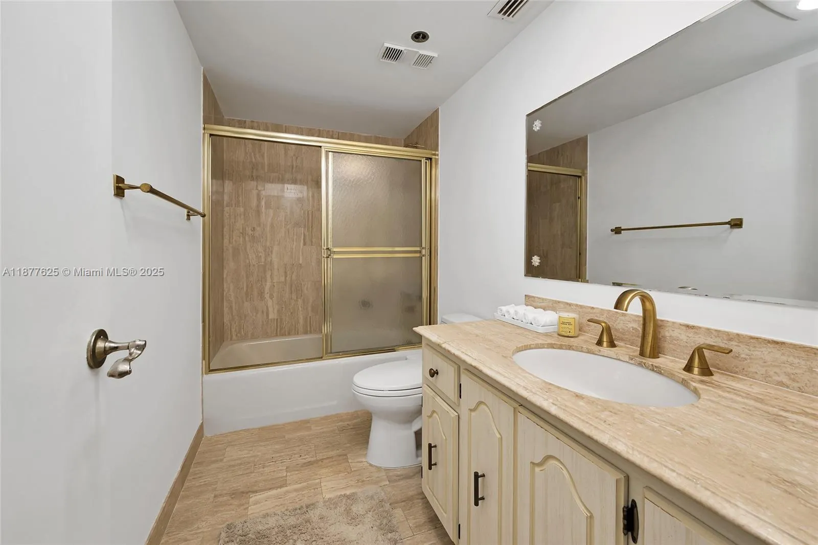 10205 Collins Ave, #807